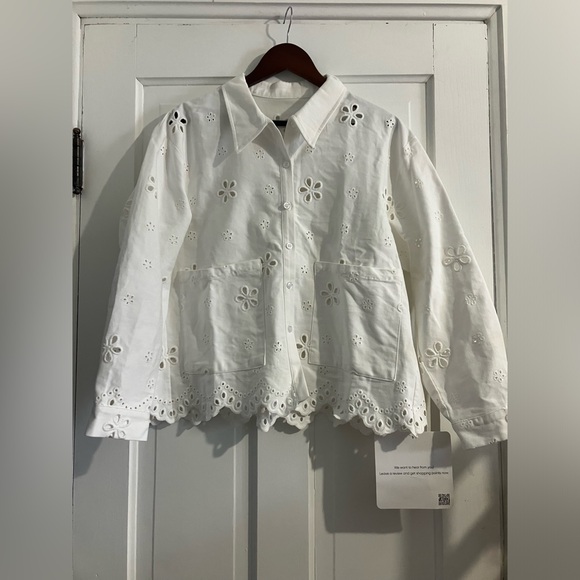 NWT Chicwish Eyelet Shirt - Picture 2 of 6